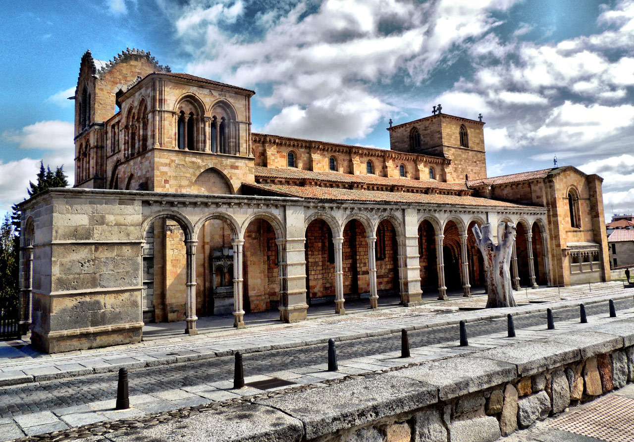 Avila (Photo license: CC BY 2.0)
